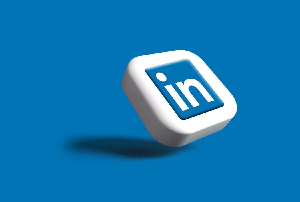 Preview image of LinkedIn Portfolio: How To Add Your Portfolio on LinkedIn (2024)